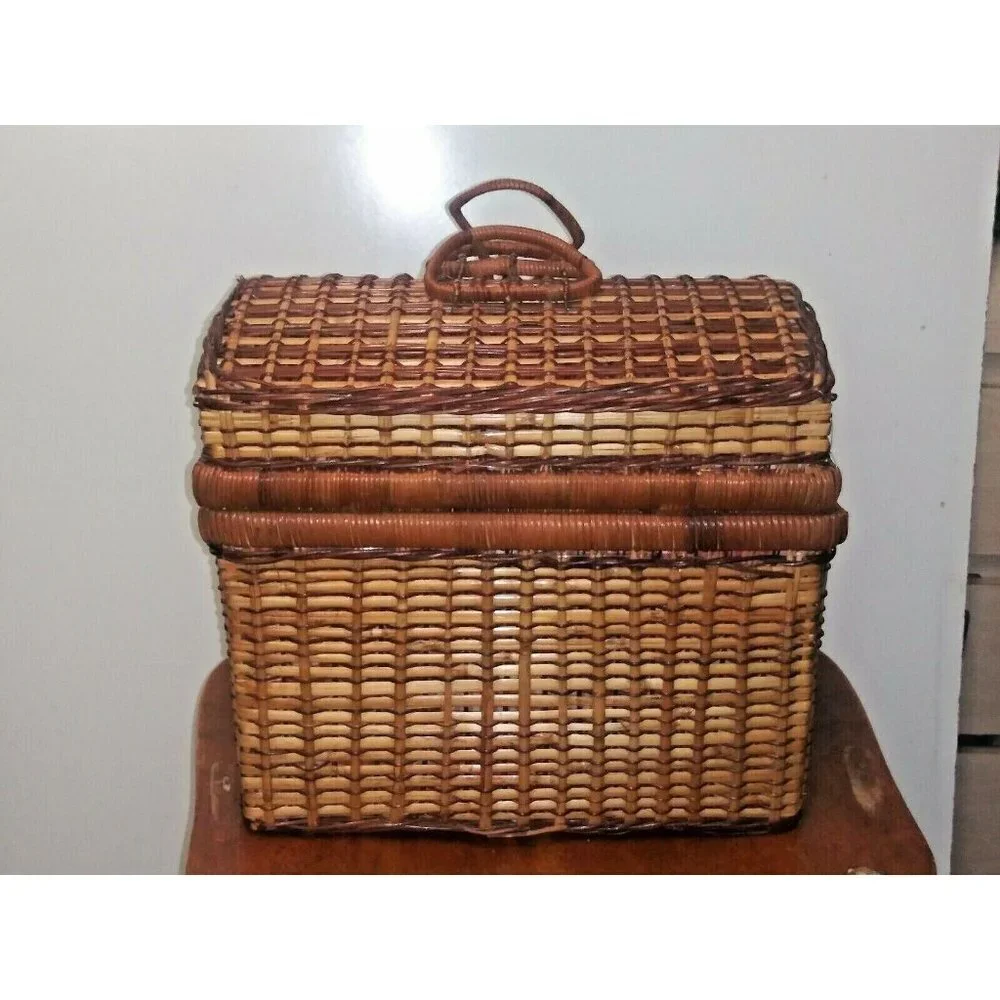 Wicker Picnic Basket w/Durable Plastic Dinnerware Set Serves 4 red gingham linin